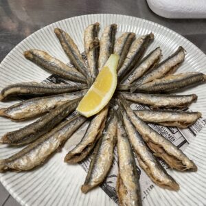 Fritura de boquerones frescos de costa